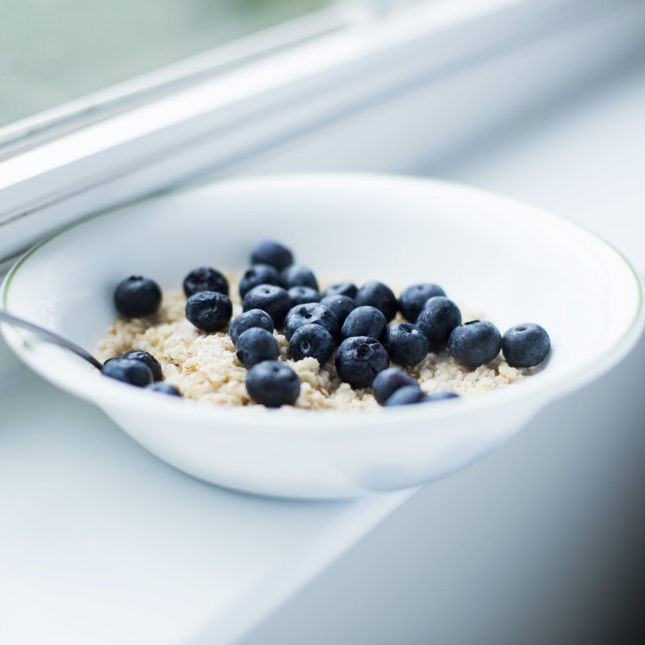 3 Health Benefits of Oatmeal, and Our Favorite Way to Prepare It